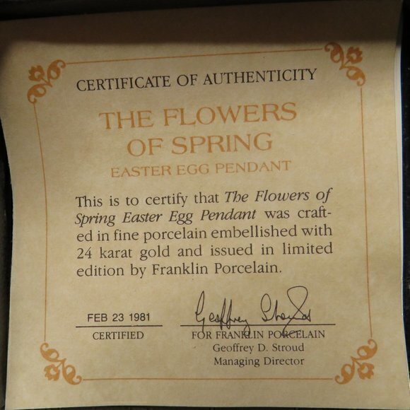 Franklin‎ Porcelain The Flowers of Spring easter egg pendant - Picture 4 of 6